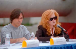 브라운은 1997년 보니 레이트와 함께 유카 산 핵 폐기물 처리장 건설에 반대하는 기자 회견을 가졌다.