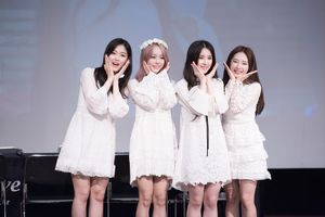 이달의 소녀 1/3 (2017년 4월 30일)