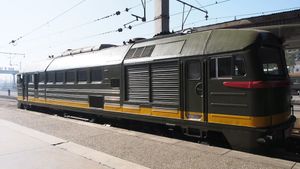 평양역에 있는 북한 M62 디젤 기관차.