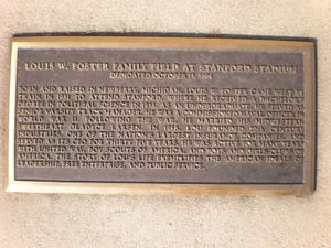 1995년 루이스 W. 포스터 패밀리 필드 헌정을 기념하는 명판
