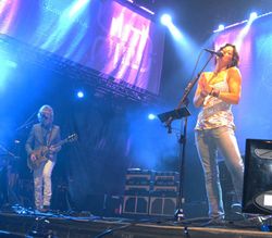 피터 스트라우드와 함께 노래하는 사라