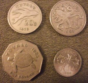 투발루 10, 20, 50 센트 및 1 달러 동전의 뒷면