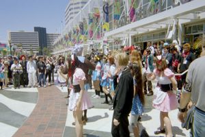 2007년 Anime Expo에서 "하레하레 유카이" 춤을 추는 팬들