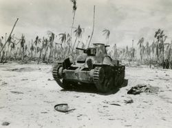 타라와에서 미군에 의해 격파된 95식 경전차