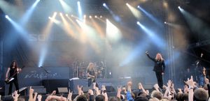 2009년 핀란드 포리에서 열린 소니스피어 페스티벌에서 공연하는 색슨