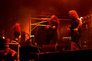 파티.산 메탈 오픈 에어에서 공연하는 밴드 (2016)