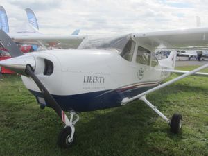 리버티 대학교 항공학 스쿨이 보유한 세스나 172