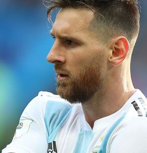 리오넬 메시는 옹즈도르를 4회 수상하여 역대 최다 수상자이다.