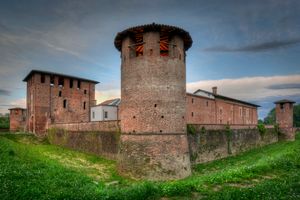 레냐노의 비스콘테오 성.