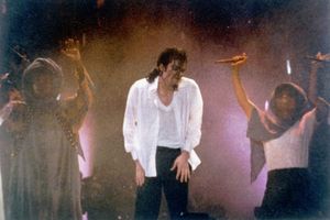 1992년 7월 데인저러스 월드 투어 이탈리아 몬차 공연에서 "Will You Be There"를 부르는 마이클 잭슨