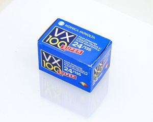 코니카 미놀타 컬러 필름 롤, 모델 VX100 Super의 박스