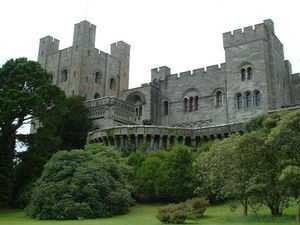 페닌 성 (Penrhyn Castle) - 웨일스에 위치 - 베이트의 장면 촬영에 사용되었다.