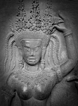 앙코르 와트 사원 벽의 압사라 부조 조각