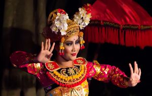 발리의 레공 춤은 천상의 여인들을 묘사한다, 발리, 인도네시아.