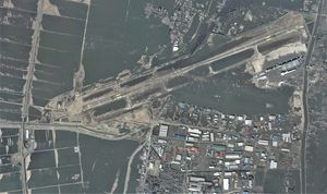 지진 다음 날 센다이 공항의 항공 사진. 2011년 3월 12일 촬영. 국토교통성 국토지리원 제공.