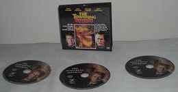 VCD로 출시된 영화는 영화의 길이에 따라 최대 3장의 디스크로 제공될 수 있으며, VCD 케이스는 오디오 CD와 같은 모양이다.