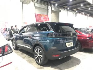 푸조 5008(후기형) 후측면