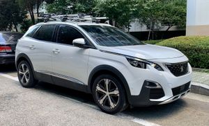 푸조 3008(전기형) 정측면