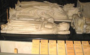 가장 멀리서부터 앙리 1세, 로베르 2세, 장 1세, 잔.