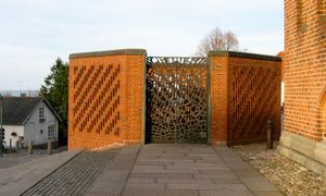 로스킬레 대성당 옆에 있는 프레데리크 9세의 묘소