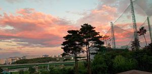여름철 청명호수마을에서 기흥저수지 방향으로 바라본 저녁 노을.