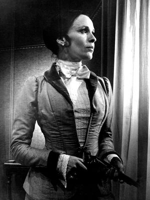 1971년 브로드웨이 연극 헤다 가블러에서