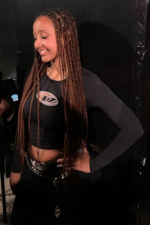 싱글 "Pain"과 "Break It Off"의 성공으로 데뷔 믹스테이프를 발매한 싱어송라이터 핑크팬서리스