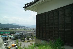 우에다 성 서쪽 망루에서 본 나가노현 우에다시의 모습. 영화의 주요 배경이 되었다.