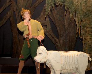 잭과 그의 암소, 숲 속으로 공연 장면