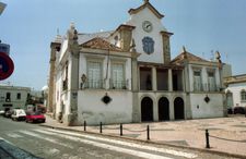 올량 교구의 노사 세뇨라 도 로자리오 교회 뒤편에 있는 세뇨르 도스 아플리토스 예배당.