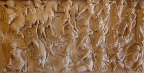 파에톤의 석관에서 헬리오스(가장 오른쪽)의 모습, 세부 묘사, 대리석, 서기 3세기, 베로나, 이탈리아.