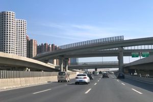 중저우 애비뉴와 농예 고속도로 분기점