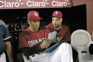 아르투로 데 프레이테스는 4번의 시즌 동안 팀을 관리하여 다른 어떤 감독보다도 많은 기록을 가지고 있다.