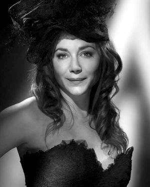 쥘리 드파르디외, 아쿠르