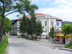 도시 최초의 고등학교