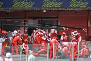 페라리는 펠리페 마사의 차에 연료 보급 문제가 발생하여 마지막 랩에서 연료를 절약해야 했다.