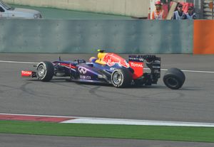 15랩에서 휠을 잃은 마크 웨버