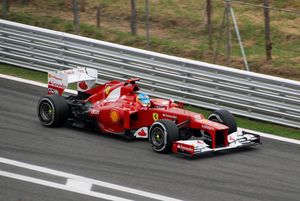 페르난도 알론소는 세바스티안 페텔에 13점 뒤진 상황을 극복해야 했다.