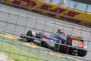 HRT는 레이스에 차량을 출전시키지 못했고, 페드로 데 라 로사 (사진)와 나라인 카르티케얀은 모두 107% 컷오프 시간에서 1초 이상 뒤쳐졌다.