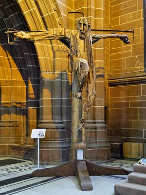 격노한 그리스도 (2011년) 찰스 루티엔스의 나무 조각상, 대성당 전시