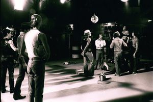 1977년 데뷔 뮤직 비디오 샌프란시스코 촬영 당시 그룹의 오리지널 멤버들