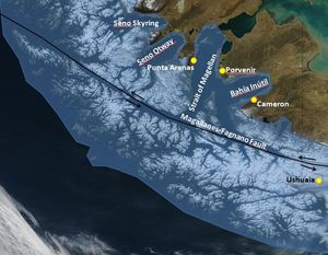 LGP 동안 마젤란 해협 지역의 파타고니아 빙상의 범위를 보여주는 지도 (선택된 현대 정착지는 노란색 점으로 표시)