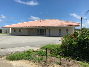 하테루마 공항 터미널