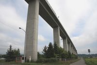 다테IC - 아부타토야코IC 사이에 있는 고속도로 육상 교량으로서는 일본에서 가장 긴(1,770 m) 초류가와교 (2012년 7월)