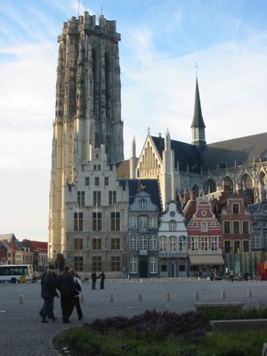 성 롬바우트 대성당 (St. Rumbold's Cathedral) on the Grote Markt