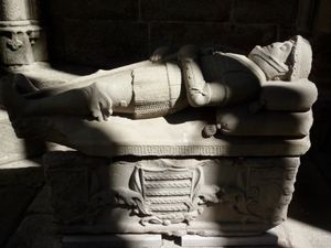 기사 수에이로 고메스 데 소토마요르의 묘