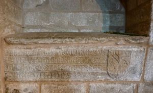 노이아의 성 마리아 '아 노바' 교회에 있는 알바로 파스 카르네이로의 묘, '1348년 8월 15일 사망'