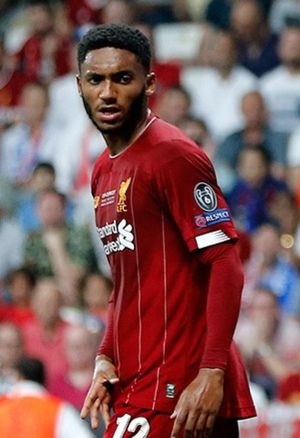 조 고메즈가 리버풀 소속으로 2019년 UEFA 슈퍼컵에서 경기를 뛰는 모습