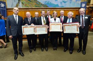 알랭 아스페가 발잔 상 시상식 (베른, 2013년 11월 15일)에서