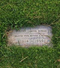 포리스트 론 할리우드 힐스에 있는 도로시 라무어의 묘지